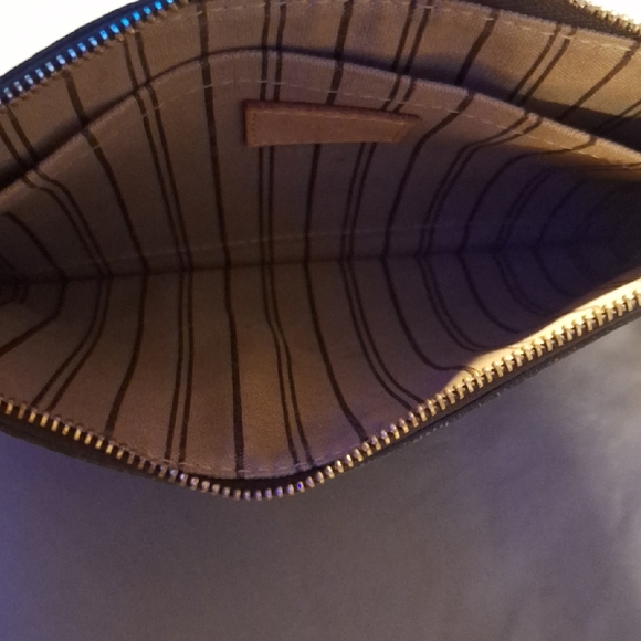 Louis Vuitton Brown and Gold Monogram Clutch - Picture 5 of 11